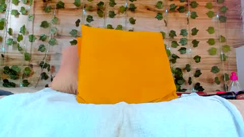 Snapshot of alyssia_oceann chatting on 02.24.25 alyssia online show from 02.24.25