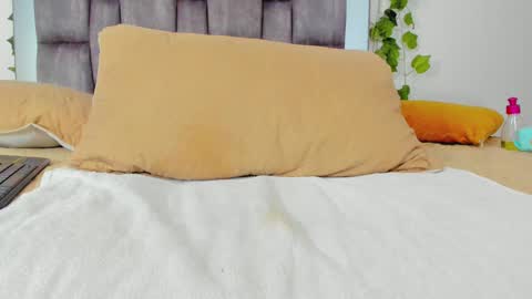 Snapshot of alyssia_oceann chatting on 09.09.25 alyssia online show from 09.09.25