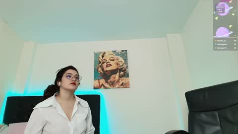 Snapshot of amabella_w chatting on 01.16.25 Isabella online show from 01.16.25