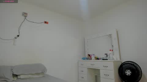 Snapshot of amaia_baez chatting on 06.19.26 AMAIA online show from 06.19.26