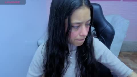 Snapshot of amaia_t chatting on 04.26.26 Amaia online show from 04.26.26