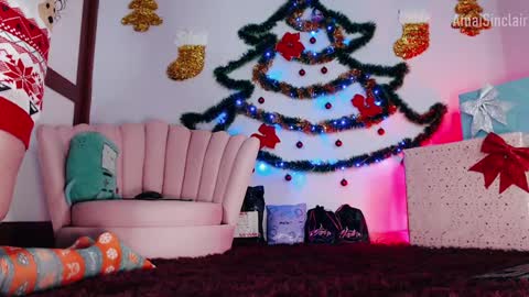 Amai  Sinclair  online show from 12.24.24