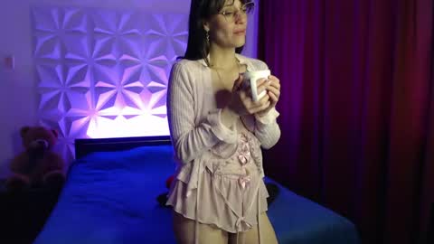 Snapshot of amalett chatting on 04.19.26 Amalett online show from 04.19.26