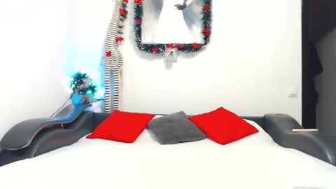 Snapshot of amali2015 chatting on 12.17.25 amali2015 online show from 12.17.25