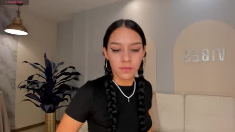 Amalia cruss online show from 12.13.25