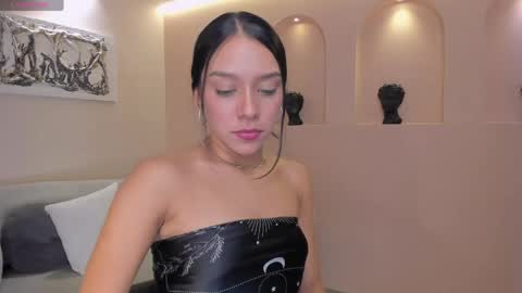 Amalia cruss online show from 03.18.26