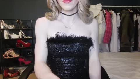 Snapshot of amaliecd chatting on 01.02.25 Amalie online show from 01.02.25