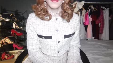 Snapshot of amaliecd chatting on 01.09.25 Amalie online show from 01.09.25