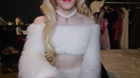 Snapshot of amaliecd chatting on 01.23.25 Amalie online show from 01.23.25