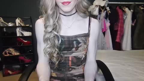 Snapshot of amaliecd chatting on 01.25.25 Amalie online show from 01.25.25