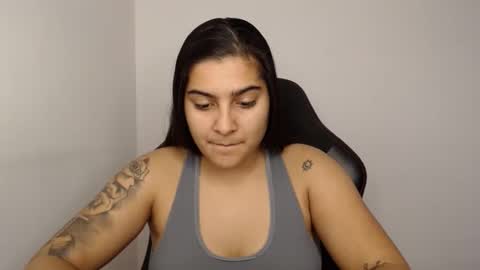 The queen of the biceps  online show from 12.13.24