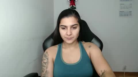 The queen of the biceps  online show from 12.16.25