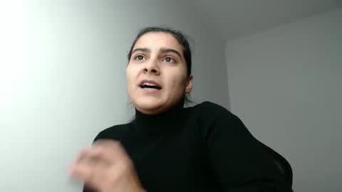 The queen of the biceps  online show from 01.11.26