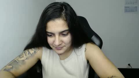 The queen of the biceps  online show from 02.05.26