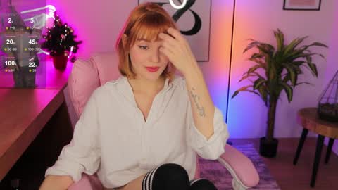 Snapshot of amanda__fox chatting on 12.10.24 Amanda fox online show from 12.10.24