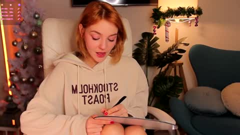 Snapshot of amanda__fox chatting on 12.21.24 Amanda fox online show from 12.21.24