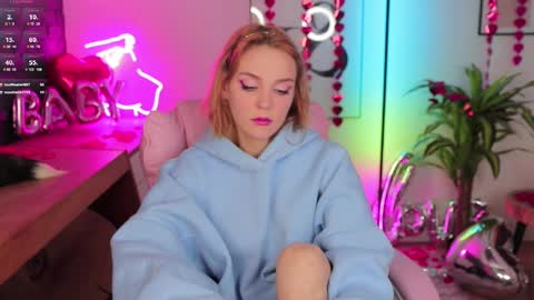 Snapshot of amanda__fox chatting on 02.14.25 Amanda fox online show from 02.14.25