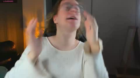 Hi im Amanda online show from 10.04.25