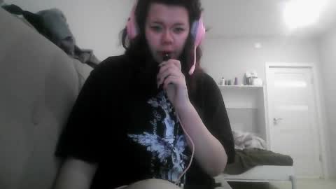 Snapshot of amanda_mia chatting on 04.14.26 amanda_mia online show from 04.14.26