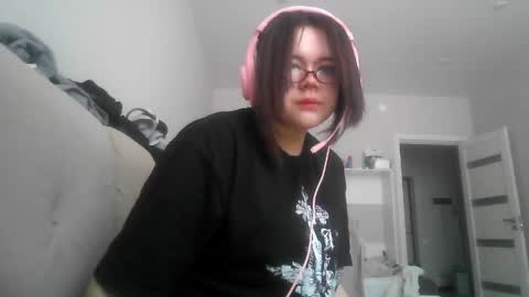 Snapshot of amanda_mia chatting on 04.15.26 amanda_mia online show from 04.15.26