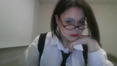 Snapshot of amanda_mia chatting on 04.21.26 amanda_mia online show from 04.21.26