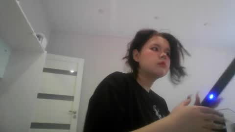 Snapshot of amanda_mia chatting on 04.25.26 amanda_mia online show from 04.25.26