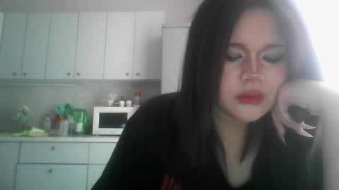 Snapshot of amanda_mia chatting on 04.28.26 amanda_mia online show from 04.28.26