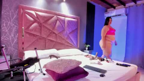 Snapshot of amandaacruz chatting on 10.10.25 Amanda cruz online show from 10.10.25