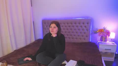 Snapshot of amandahoppe chatting on 05.03.26 Amanda online show from 05.03.26