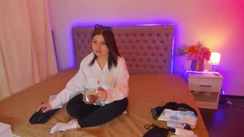 Snapshot of amandahoppe chatting on 05.04.26 Amanda online show from 05.04.26