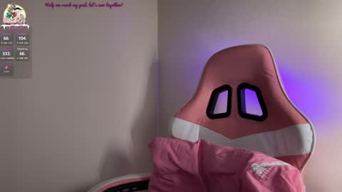 Snapshot of amandhaaa chatting on 12.20.24 Amandha online show from 12.20.24
