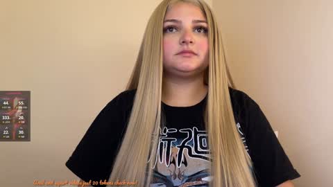 Snapshot of amandhaaa chatting on 12.29.24 Amandha online show from 12.29.24
