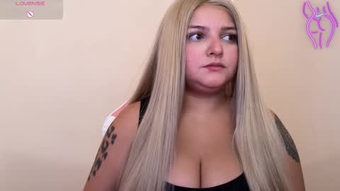 Snapshot of amandhaaa chatting on 02.21.25 Amandha online show from 02.21.25