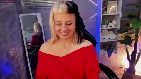 Snapshot of amapolaaa chatting on 02.19.25 Amapola online show from 02.19.25