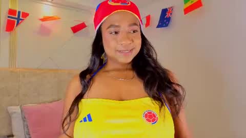 Snapshot of amara_queen_ chatting on 06.17.26 Amara online show from 06.17.26
