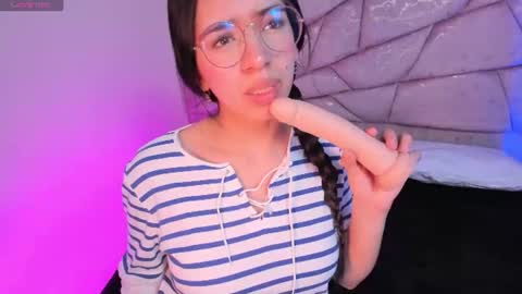 Snapshot of amara_velle chatting on 06.11.26 amara velle online show from 06.11.26