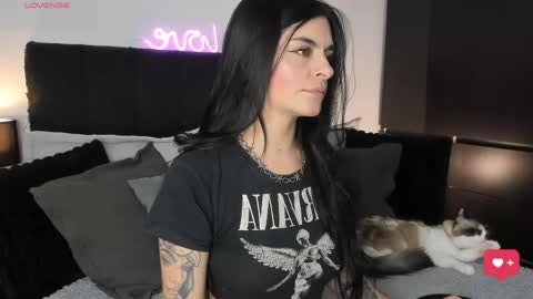 Snapshot of amarae chatting on 05.30.26 Amara online show from 05.30.26