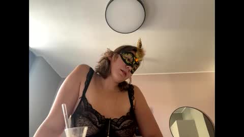 Amara Elise online show from 01.26.25