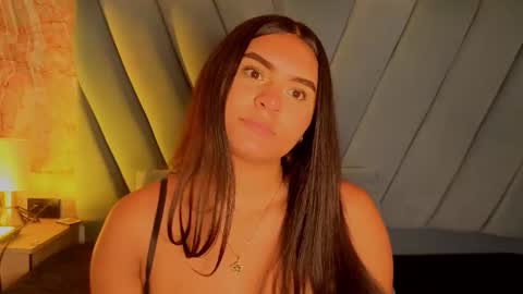 amarahanks_ online show from 11.08.25