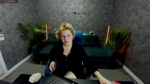 Sofia online show from 11.19.25