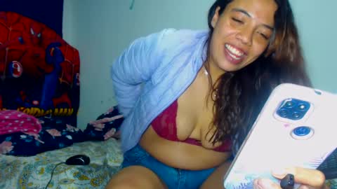 Amara Julia online show from 12.10.24