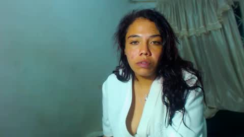 Amara Julia online show from 01.14.25