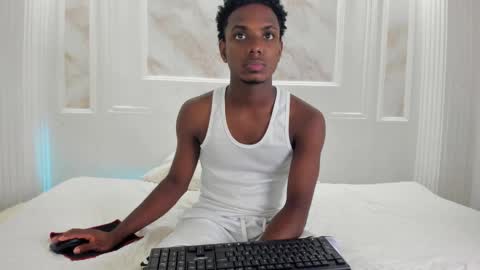 Snapshot of amare_25 chatting on 09.18.25 Amare online show from 09.18.25