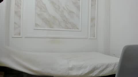 Snapshot of amare_25 chatting on 10.04.25 Amare online show from 10.04.25