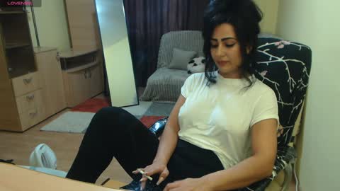 Snapshot of amazinerika chatting on 01.22.25 Amazinerika online show from 01.22.25