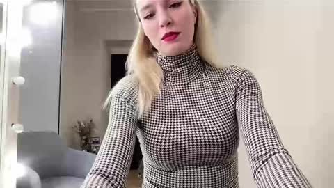 Snapshot of amazingkelly chatting on 01.12.25 Kelly online show from 01.12.25