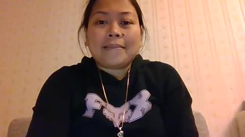 Snapshot of amazinglora chatting on 03.15.26 So many calling me Laura but i am Lora now i know Lora is SpanishLaura is EnglishLori is Italian so can call me those name online show from 03.15.26