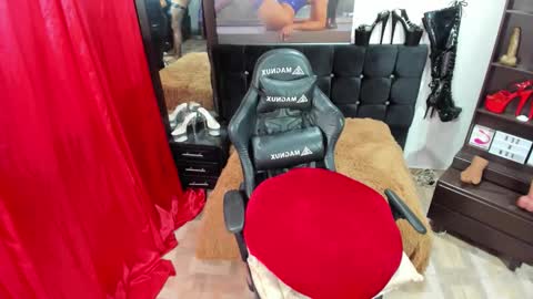 Snapshot of amazingzayrats chatting on 11.17.25 Zayra online show from 11.17.25