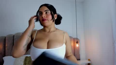 Snapshot of ambar85 chatting on 11.23.25 ambar85 online show from 11.23.25