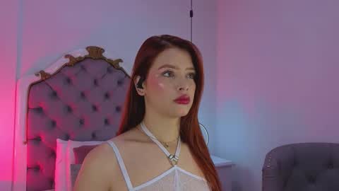 Snapshot of ambar_adamss chatting on 12.14.25 Sara online show from 12.14.25